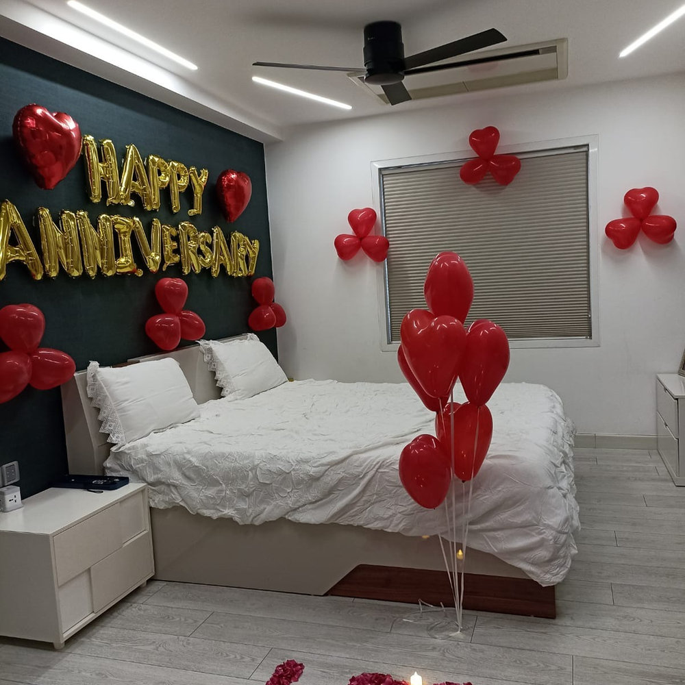 Heartful Anniversary Bedroom Decor